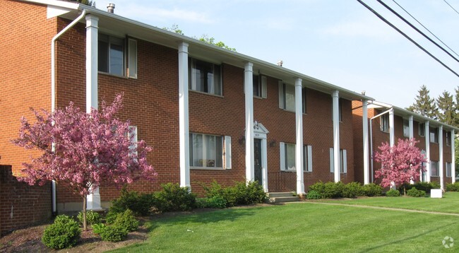 Building Photo - Monticello Court Apartments