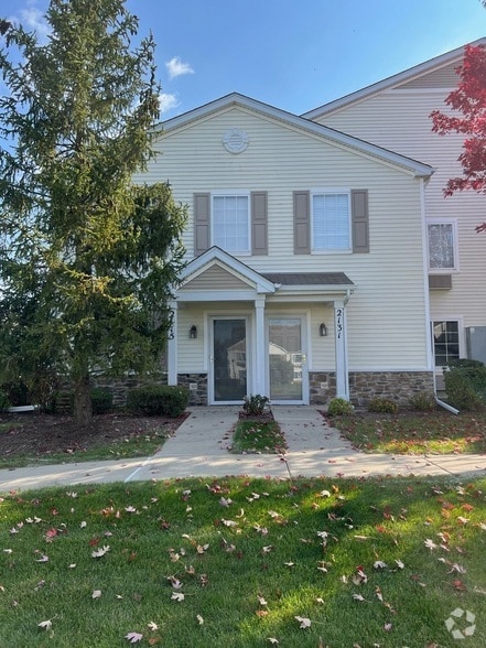 Building Photo - 2115 Silverstone Dr Rental