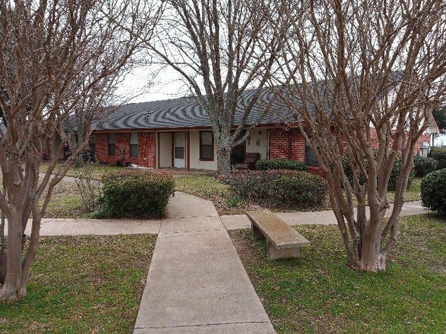 Building Photo - Allen's Point Apartments