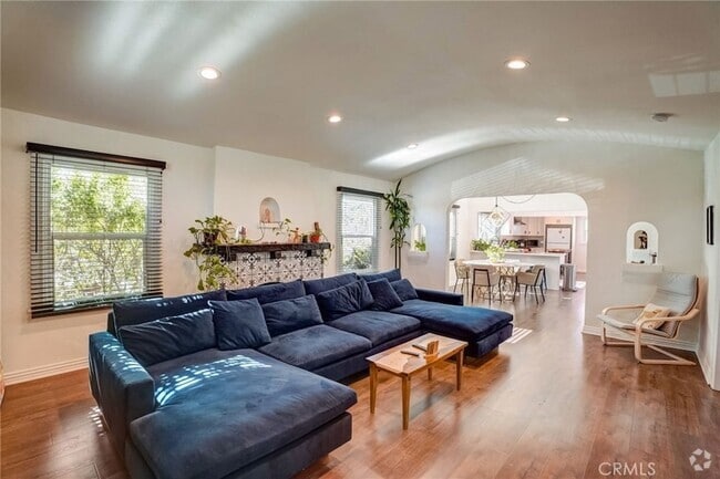 Building Photo - 6531 Arlington Ave Rental