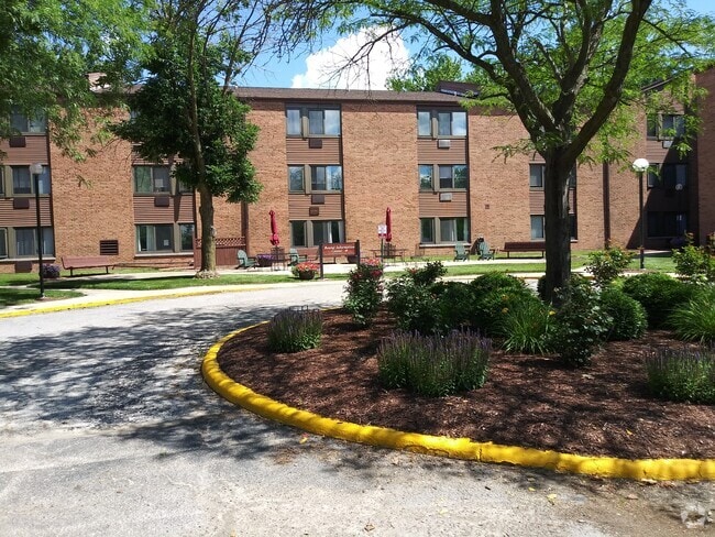 Building Photo - Vermilion House Apartments