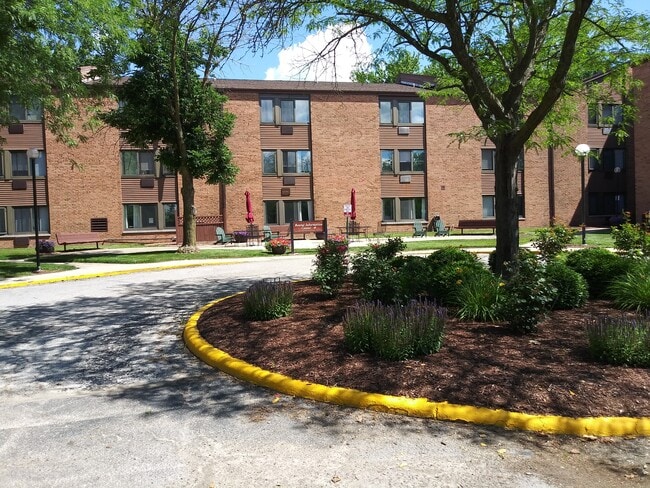 Building Photo - Vermilion House Apartments
