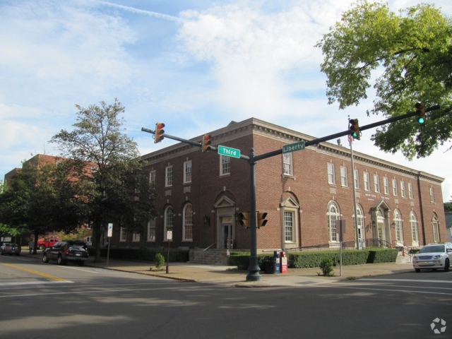 Primary Photo - Canterbury Court Rental