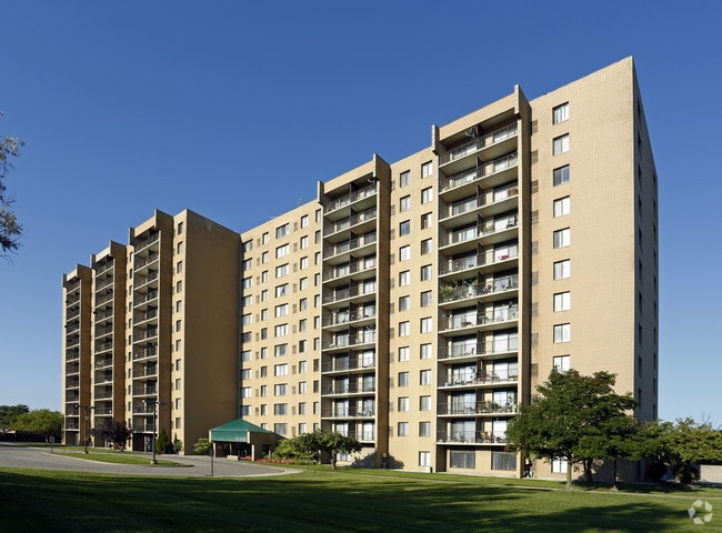 Building Photo - Highland Towers - Senior Living 55+ Rental