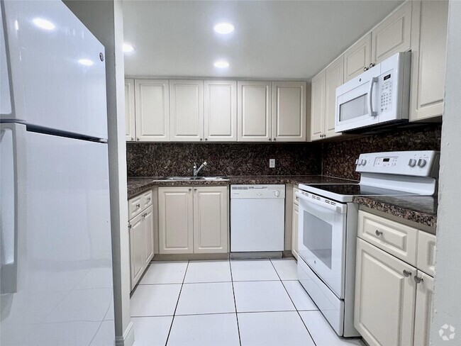 Building Photo - 17350 NW 68th Ave Rental