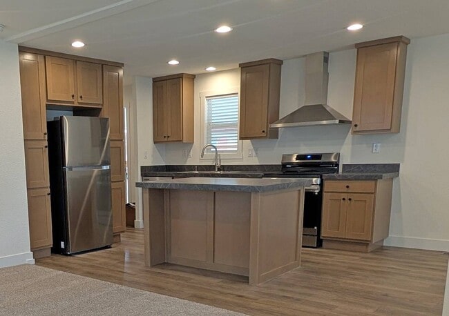 Building Photo - 400 Sulphur Bank Dr