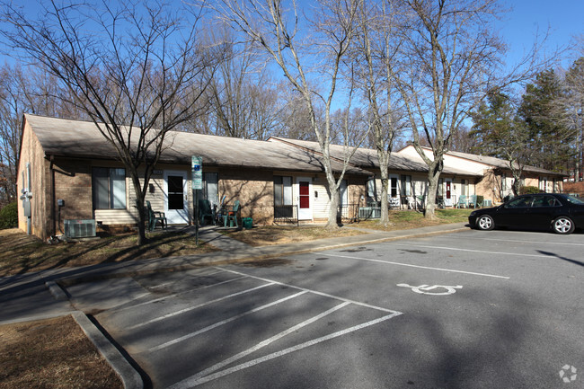 Building Photo - Liberty Arms Apartments