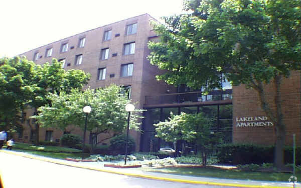 Lakeland Apartments - Lakeland Apartments