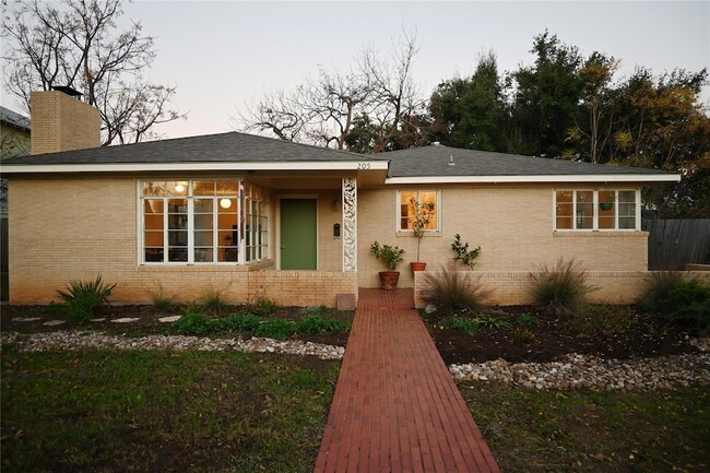 Photo - 205 N Ave A Rental