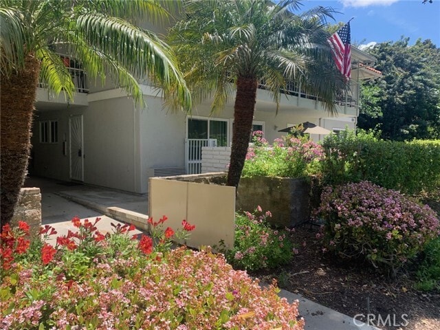 Photo - 2014 Via Mariposa W Rental