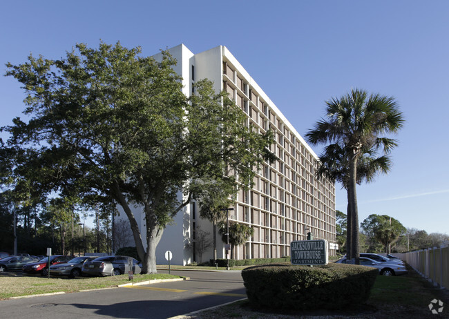 Building Photo - Jacksonville Townhouse