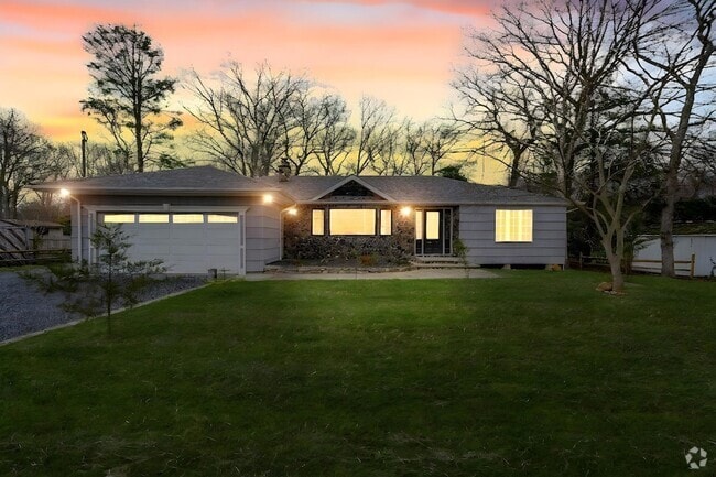 Building Photo - 257 Southlawn Ave Rental