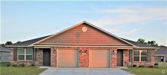 Front View - StoneRidge Duplexes of Siloam Springs Rental