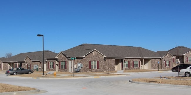 Northwind Estates - Northwind Estates Apartments