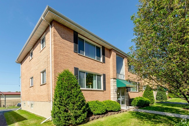 Building Photo - Huntley Ridge Apartment Homes