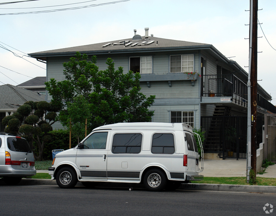 Photo - 12119 Grevillea Ave Apartments