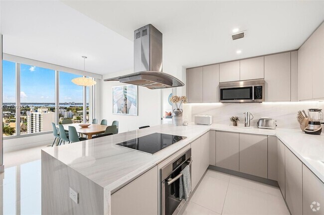 Building Photo - 6899 Collins Ave Rental