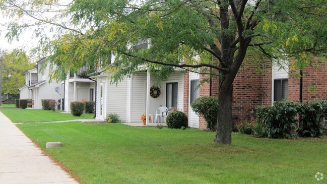 Building Photo - Hickory Knoll Apartments