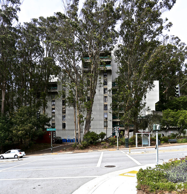 Primary Photo - Woodside Gardens Rental