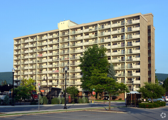 View from the northwest - Green Avenue Tower Rental