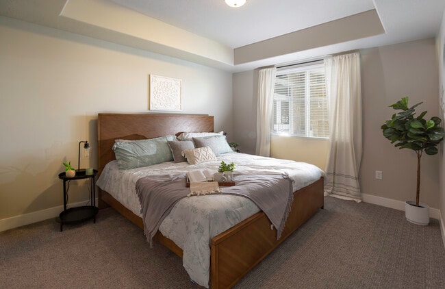 2BR, 2BA - Retreat at South Haven Farms Apartments