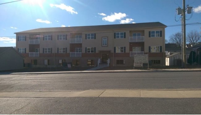 Building Photo - Green Street Retirement Village Rental