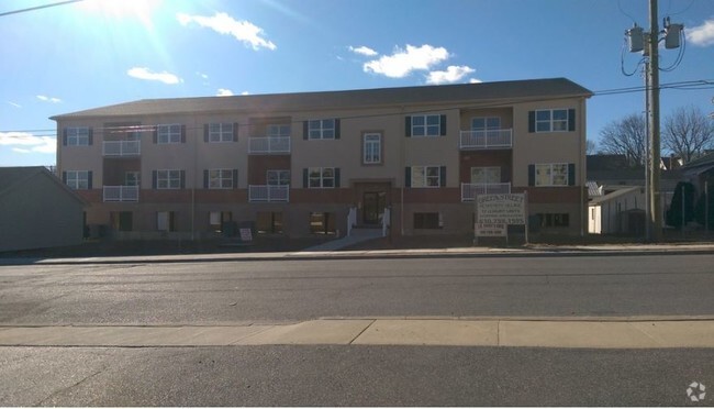 Building Photo - Green Street Retirement Village Rental