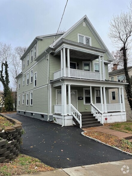 Building Photo - 41 Fairfield St Rental