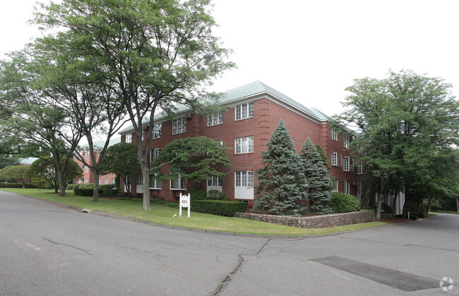 Primary Photo - Georgian Manor Rental