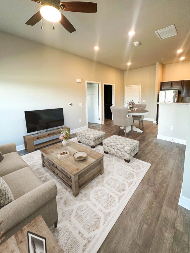 Founders Ridge Spacious Living Room - Founders Ridge Apartments