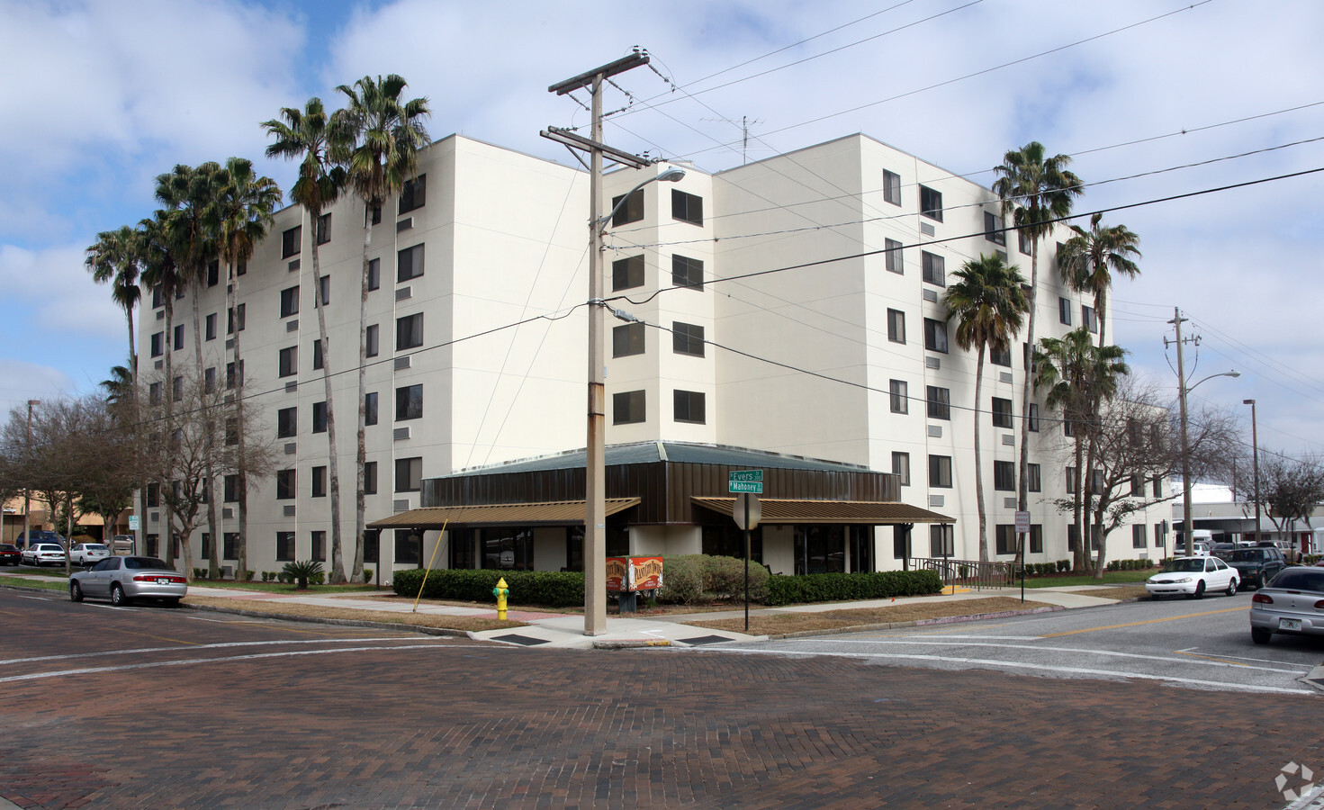 Plant City Towers Apartments - Plant City Towers Apartments