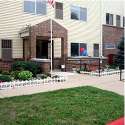 Photo - Lakeview Manor Apartments