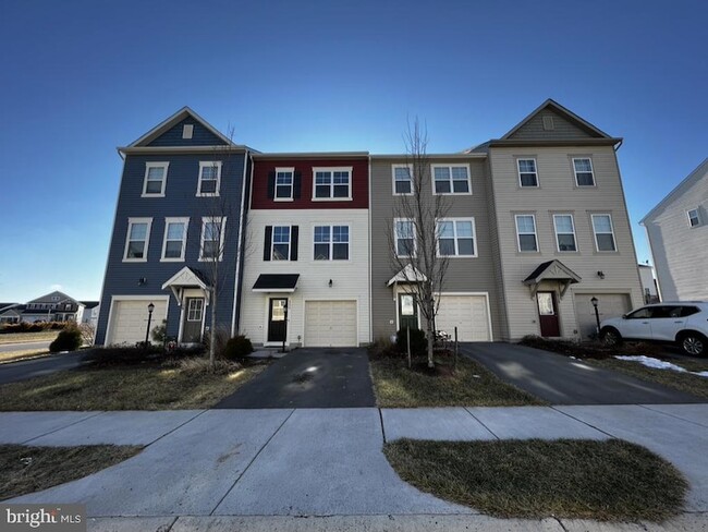 Photo - 111 Splendor Gdn Wy Townhome