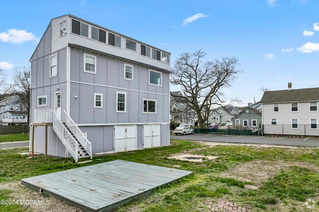 Building Photo - 12 5th St Rental