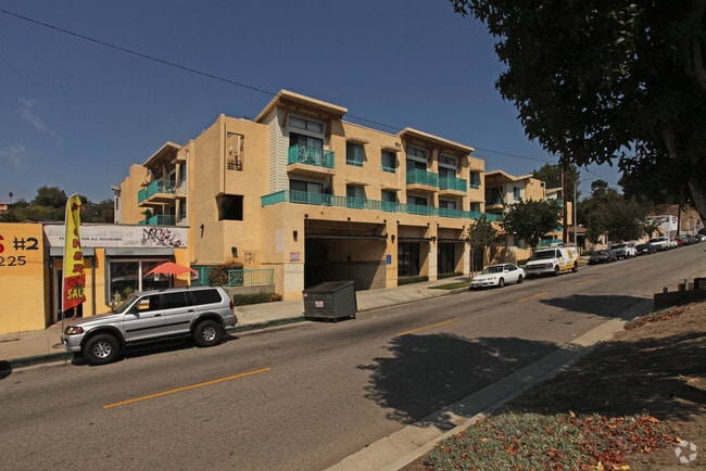 Primary Photo - Vista Monterey Apartments