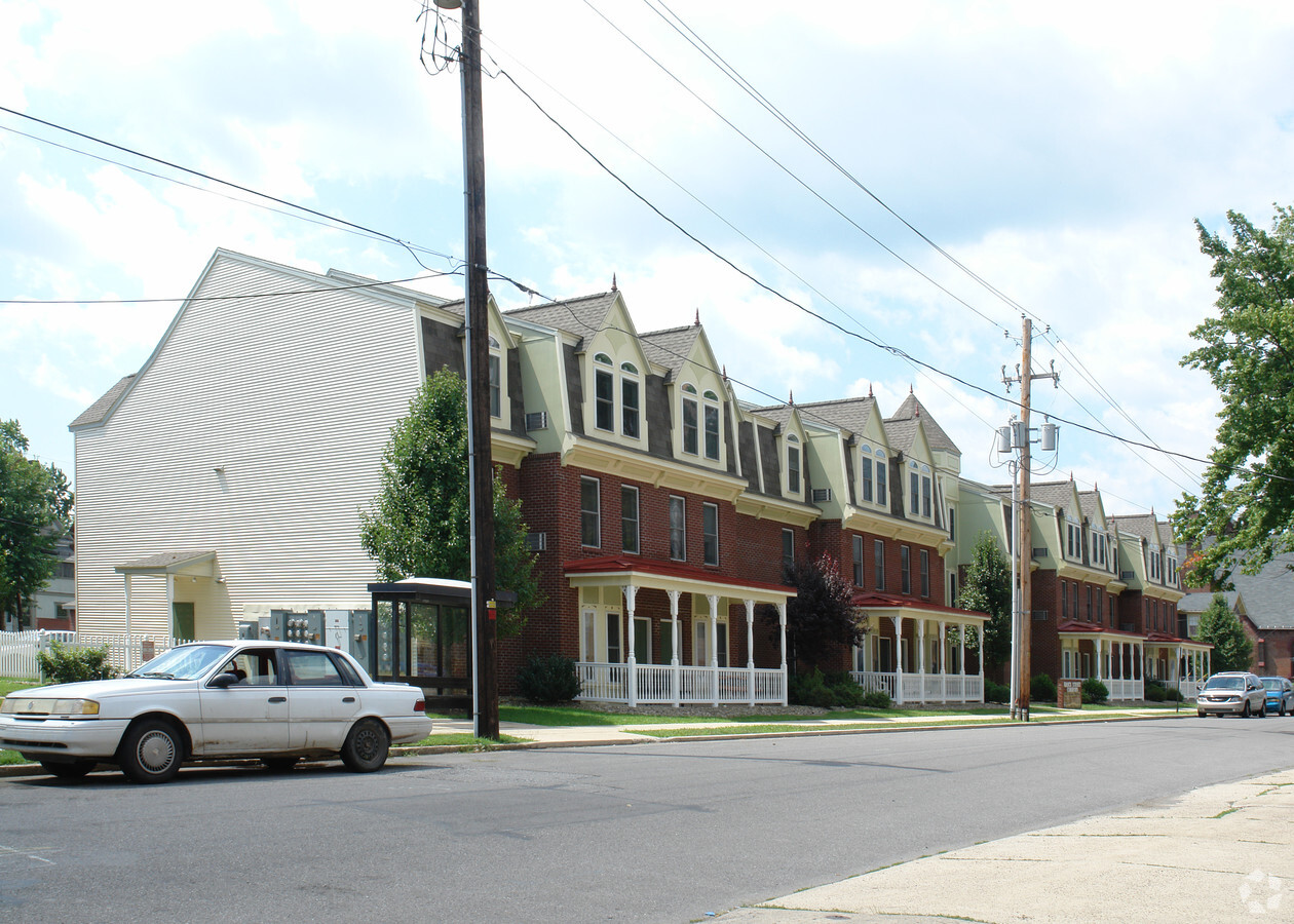 Grace Street Commons - Grace Street Commons Apartments