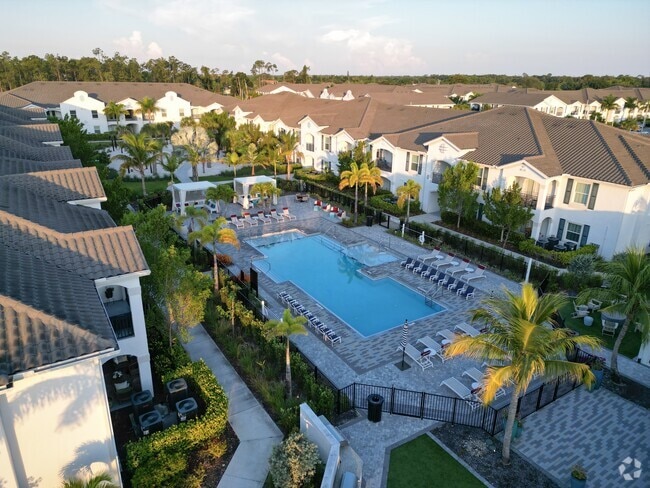 Building Photo - The Crest at Naples Rental