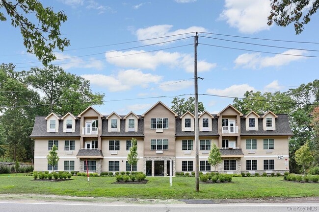 Building Photo - 962 US-9W