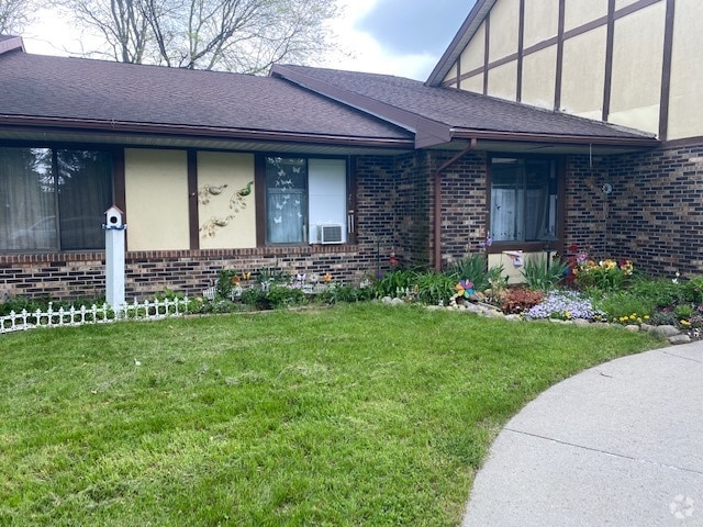 Building Photo - Croswell Country Manor - 62+ Senior Community Rental