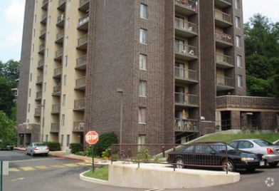 Primary Photo - Cumberland Manor Rental