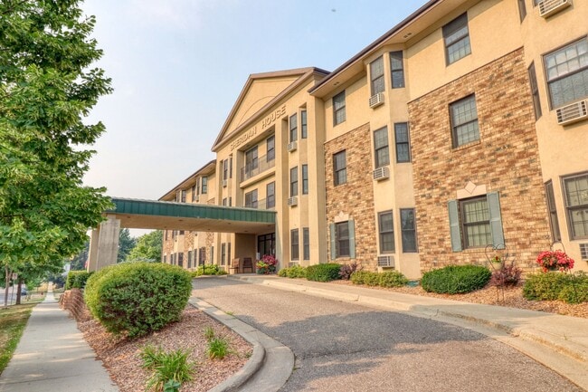 Building Photo - Sheridan House Rental
