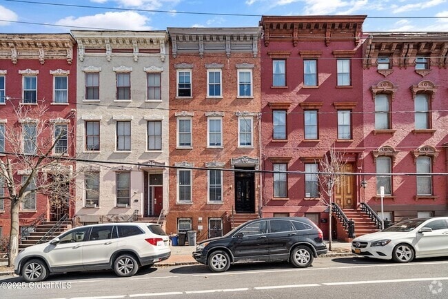 Building Photo - 97 Ten Broeck St Rental