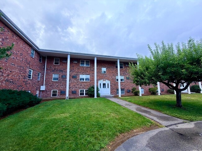 Building Photo - 89 Pleasant St