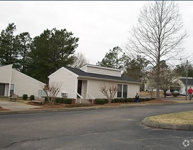 Primary Photo - Courtland Village Apartments