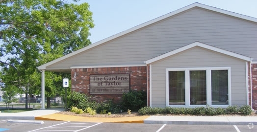 Building Photo - Gardens of Taylor Rental