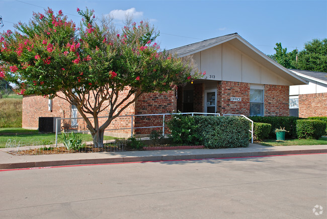 Primary Photo - Gateway Village Rental