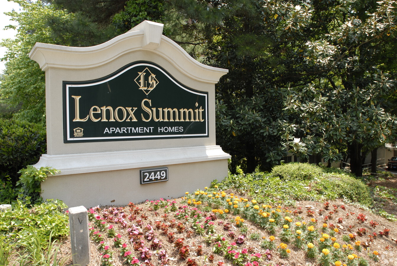 Lenox Summit - Lenox Summit Apartments