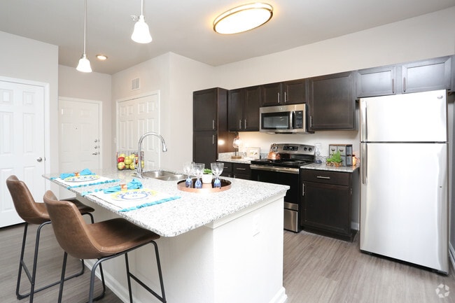 Vanderbilt 2/2 B1 model - Biltmore at the Park Rental