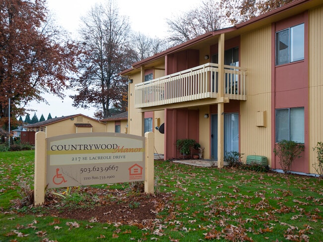 Building Photo - Countrywood Manor