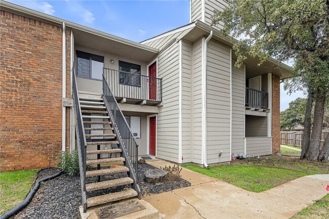 Photo - 1901 Holleman Dr W Unit 410 Condo
